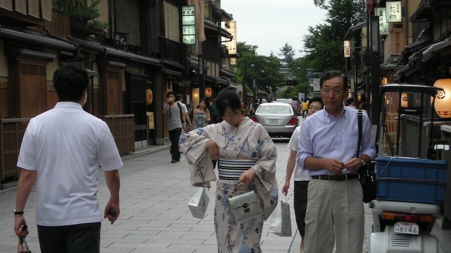 maiko paparazzi a kyoto