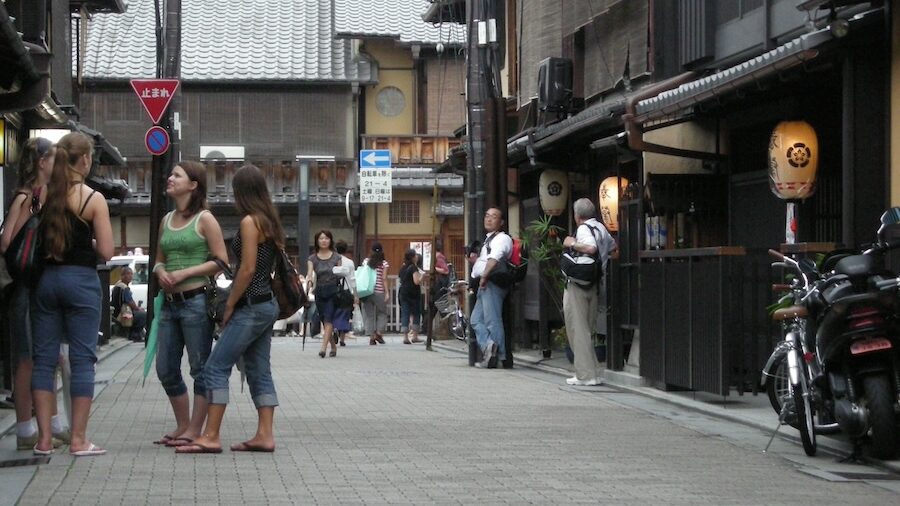 divieto di ingresso nelle strade private di gion